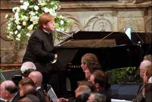 Elton John al funerale di Lady Diana