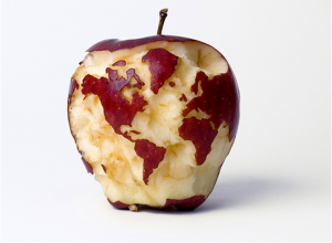 pianeta-terra-cibo-mela-spreco