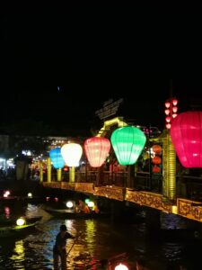 lanterne fiume vietnam